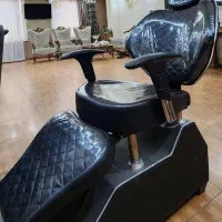 صندلی ارایشگاه تخت خواب شو کاملا سالم و نو