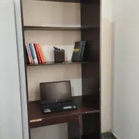 کتابخونه و میز تحریر