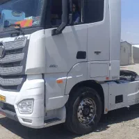 به یک همکارجوان ونیمه ماهردر خدمات برق و عیب یابی