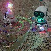 ربات و قطار و سگ هوشمند