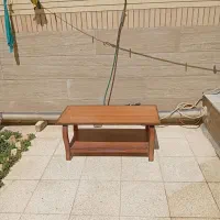میز چوبی جلو مبل