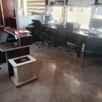 کارمند اداری و منشی