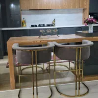 صندلی اپن پایه فلزی طلایی در حد نو میفروشم