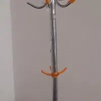 چوب لباسی ایستاده