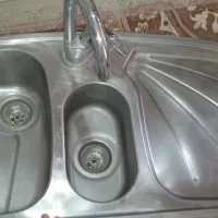 سینک ظرف شویی همراه با شیر با صفحه  کابینت