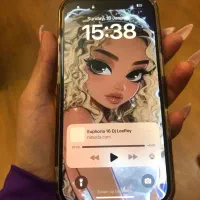 ایفون ۱۶صورتی بسیارتمیز|موبایل|پرند, فاز ۲|دیوار