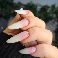 خدمات کاشت ناخن