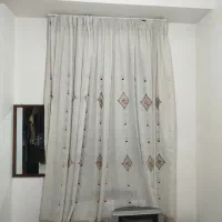 پرده پنجره با ابعاد مشخص وکامل آماده نصب