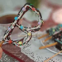 کاج شکلاتی و حروف تزیینی و خوراکی|خوردنی و آشامیدنی|قائمشهر, |دیوار