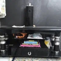 میز تلویزیون شیشه ای