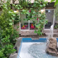 پارکبان حرفه ای نیروی ساده کار در کافه