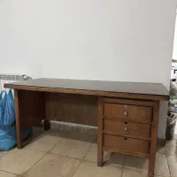 میز چوبی بزرگ
