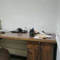 میز تحریر و کامپیوتر نو