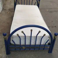 تخت فلزی تک نفره با تشک|تخت و سرویس خواب|رشت, خرسندی|دیوار