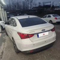 اریزو ۵ بی رنگ