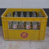 جعبه پلاستیکی حمل بطری‌ نوشابه
