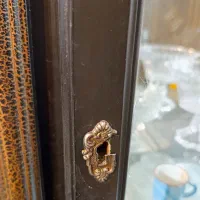 بوفه ( ویترین) چوبی بسیار شیک|بوفه، ویترین، کنسول|شهریار, شهرک شاهد|دیوار