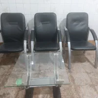 تجهیزات اداری میز و صندلی در حد نو