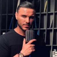 دو عدد بلیط کنارهم ارمین زارعی تحویل حضوری سه شنبه