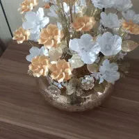 گلدان شیشه ایی با ۲۵ شاخه گل