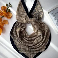 روسری کندویی طرح گوچی|لباس|اقبالیه, |دیوار