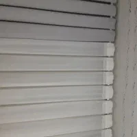 پرده پذیرایی با والان طوسی، همراهِ چوب پرده