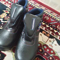 کفش ایمنی|کیف، کفش، کمربند|شیراز, قلعه شاهزاده بیگم|دیوار