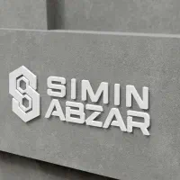 انبار دار قطعات و دستیار تعمیرکار ابزارهای برقی