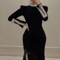 فروشنده برای مغازه پوشاک لباس مجلسی