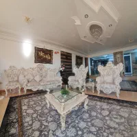 مبل سلطنتی ۱۲ نفره همراه با میز و۲ عسلی