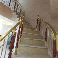 یک واحد فروشی دوبلکس وشیک