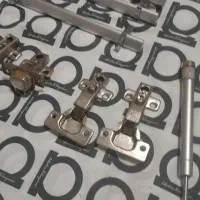 تعدادی لولا و دسته کابینت در حد نو  بفروش میرسه