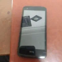 گوشی اچ تی سی (نیازمند تعمییر)