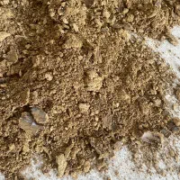 کارگر ساده و راننده تراکتور گواهینامه دار