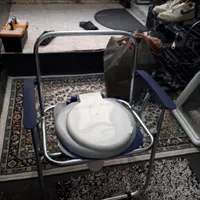 توالت فرنگی مبله تاشو با قیف در حد نو