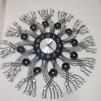 ساعت دیواری نگین دار