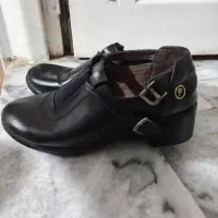دو جفت کفش زنانه