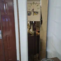 ساعت شیشه ای ایستاده