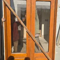 در چوبی شیشه ای