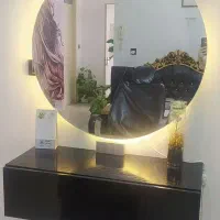 میز و آینه گرد  کاملا سالم در حد نو