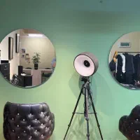 اجاره-لاین-ناخن-و-مژه-و-کوتاهی-سالن-با-تایلو