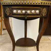 میز چوبی نیم گرد(میز تلفن)|میز تلفن|رشت, بلوار گیلان|دیوار