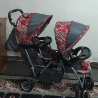 کالسکه دوقلو