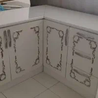 کابینت آماده سه در و سه کشو داره