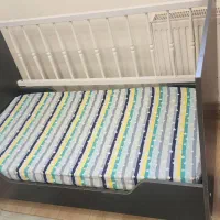 تخت خواب همراه با تشک طبی