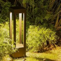 چراغ حیاطی مدرن چمنی باغی ویلایی دیوارکوب.