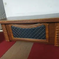 میز اداری تمیز و سالم۱۸۰در۹۰