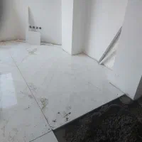 کارگر وارد به سنگ کاری
