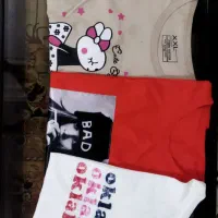 حراج تیشرت ولباس زنانه به علت جمع کردن مغازه