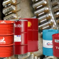 بازاریاب در زمینه فروش روغن های صنعتی و گریس